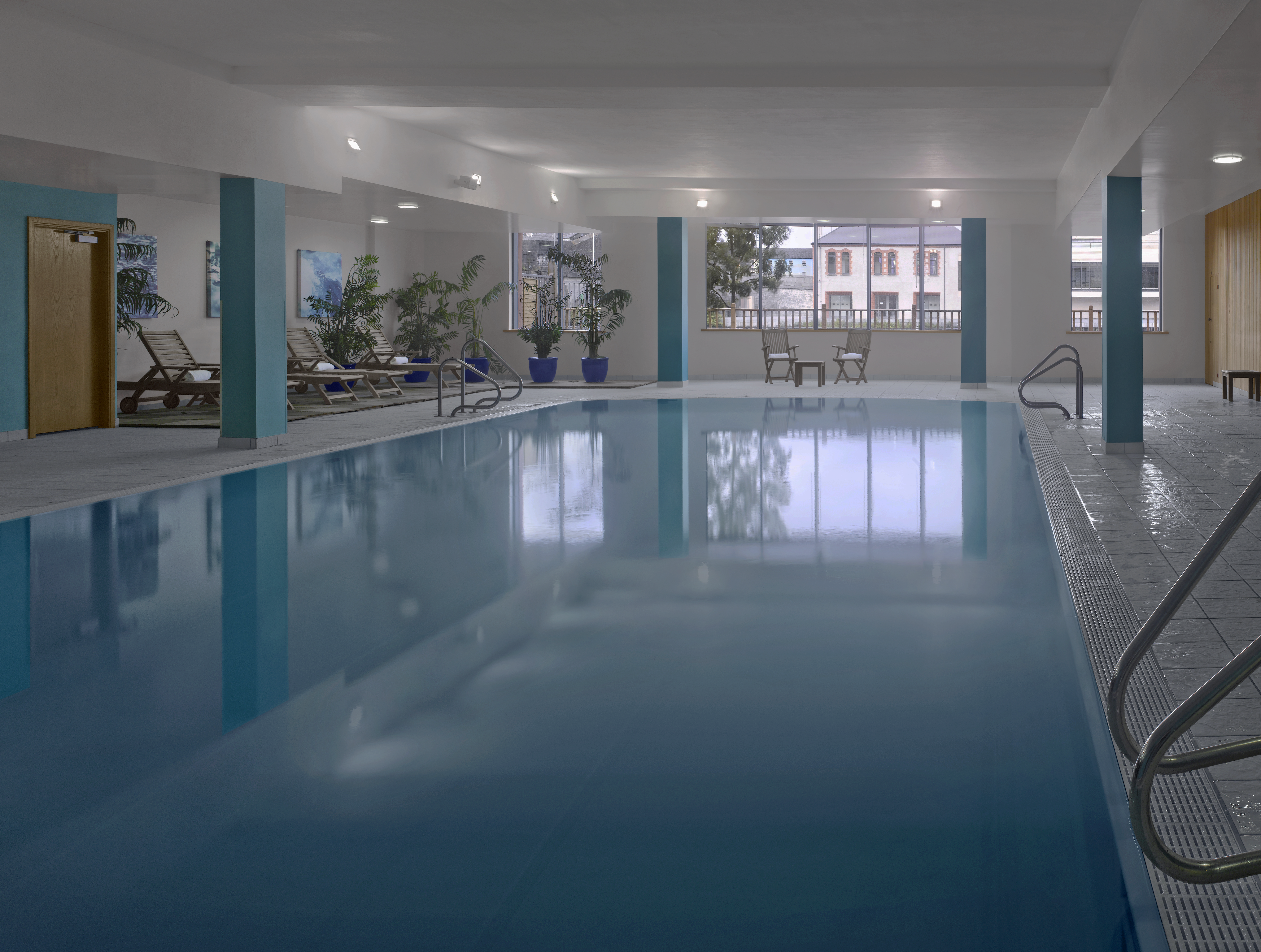 Indoor heated swimming pool at Radisson Blu Hotel Athlone leisure centre